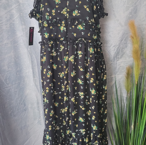 Lady's no boundaries summer dress - Picture 3 of 5